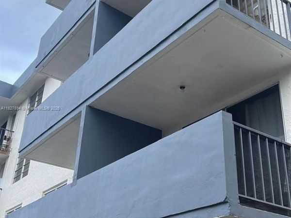 13390 NE 7th Ave, Unit 307, North Miami, FL 33161