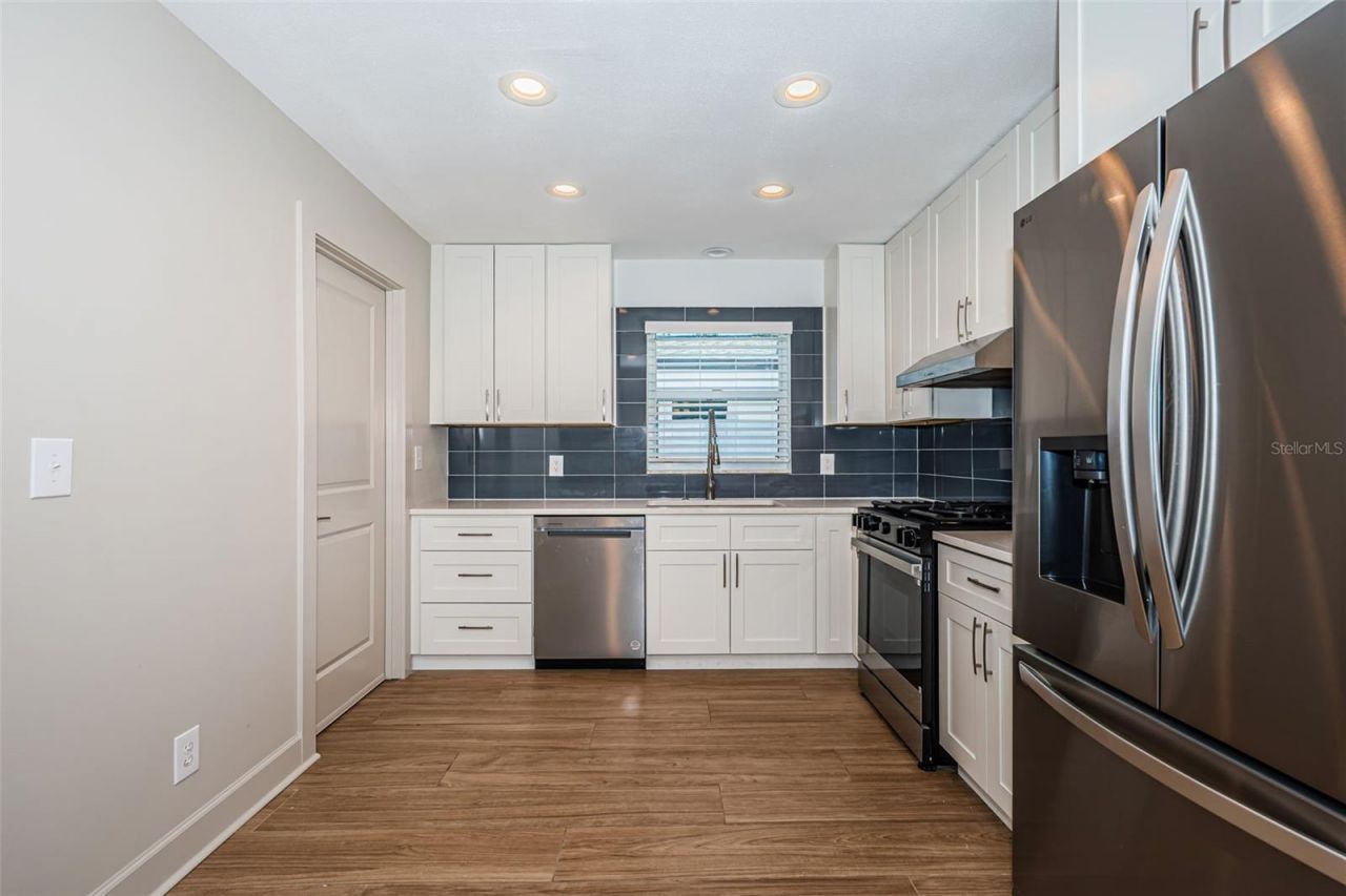 1700 Shore Acres Boulevard Ne, Saint Petersburg, FL 33703 Photo