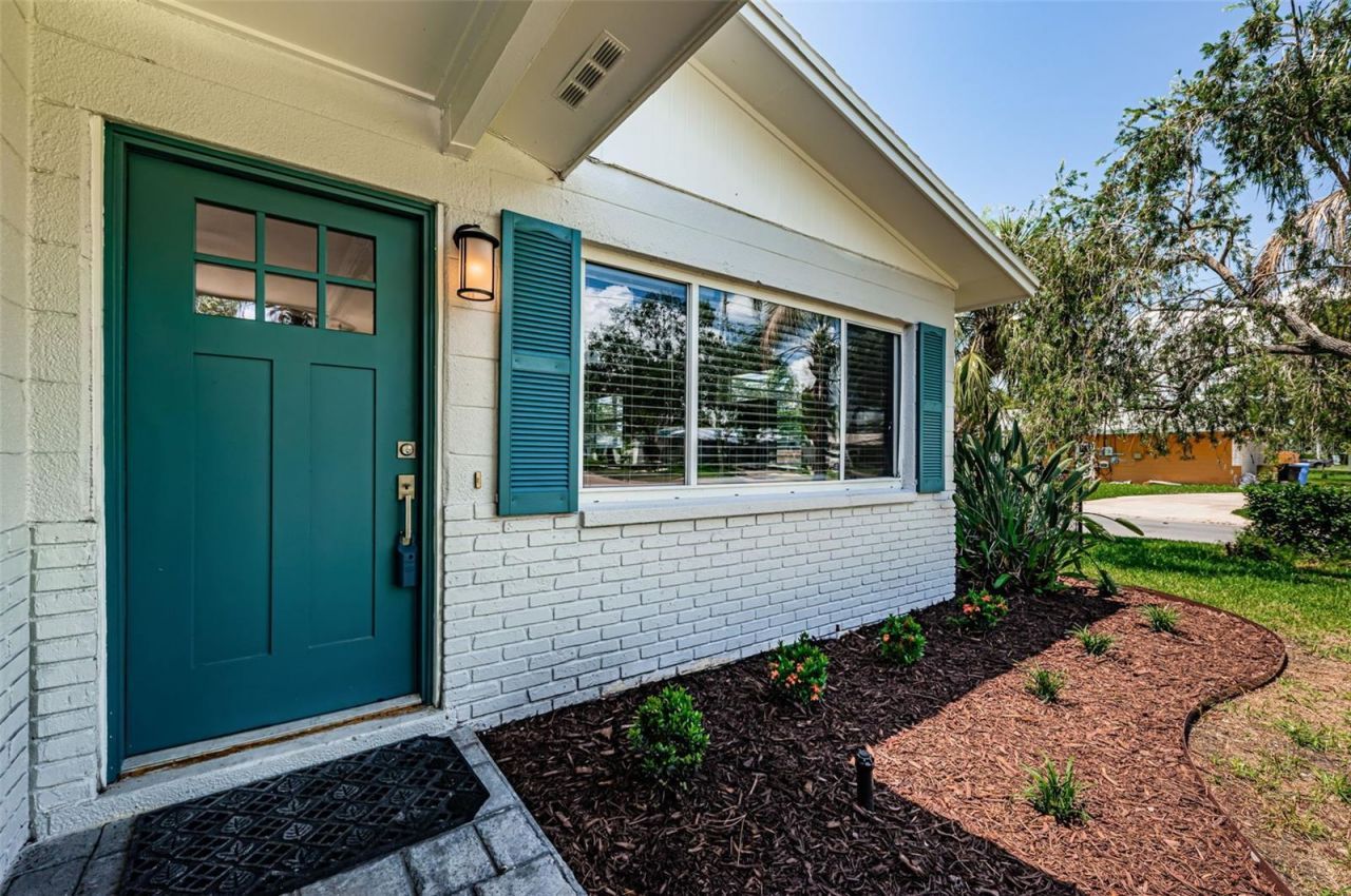 1700 Shore Acres Boulevard Ne, Saint Petersburg, FL 33703 Photo