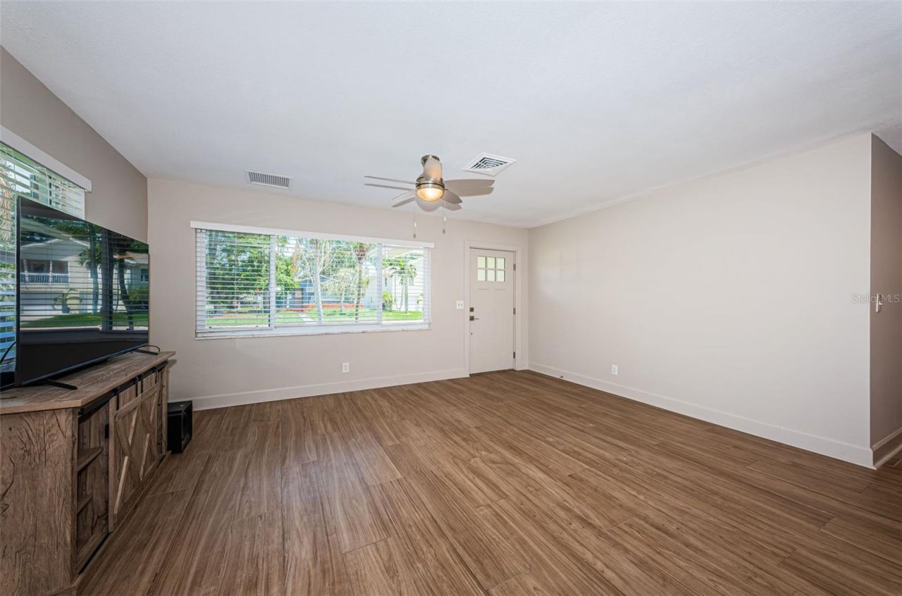 1700 Shore Acres Boulevard Ne, Saint Petersburg, FL 33703 Photo