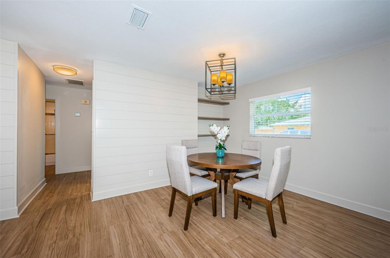 1700 Shore Acres Boulevard Ne, Saint Petersburg, FL 33703 Photo