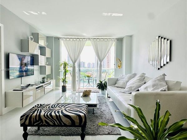 19390 Collins Ave, Unit 911, Sunny Isles Beach, FL 33160