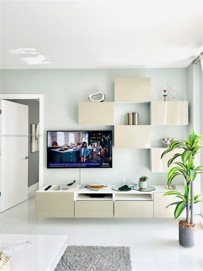 19390 Collins Ave, Unit 911, Sunny Isles Beach, FL 33160 Photo