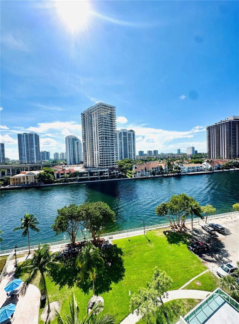 19390 Collins Ave, Unit 911, Sunny Isles Beach, FL 33160 Photo