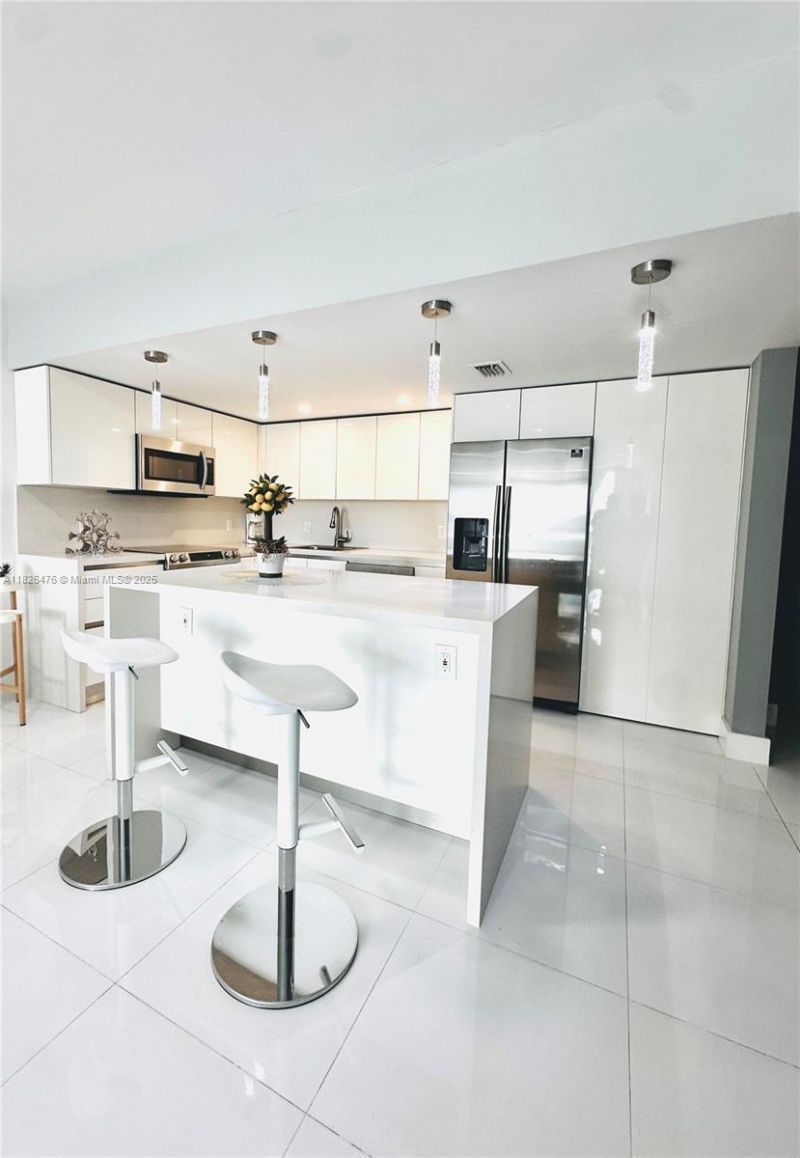 19390 Collins Ave, Unit 911, Sunny Isles Beach, FL 33160 Photo