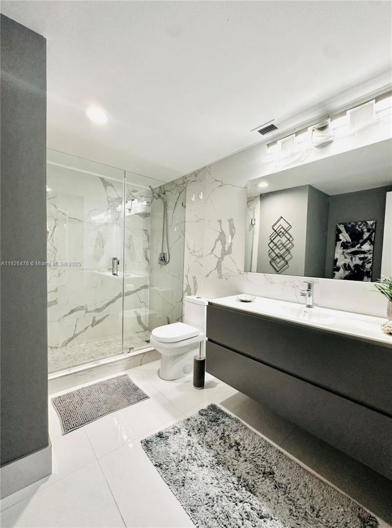 19390 Collins Ave, Unit 911, Sunny Isles Beach, FL 33160 Photo