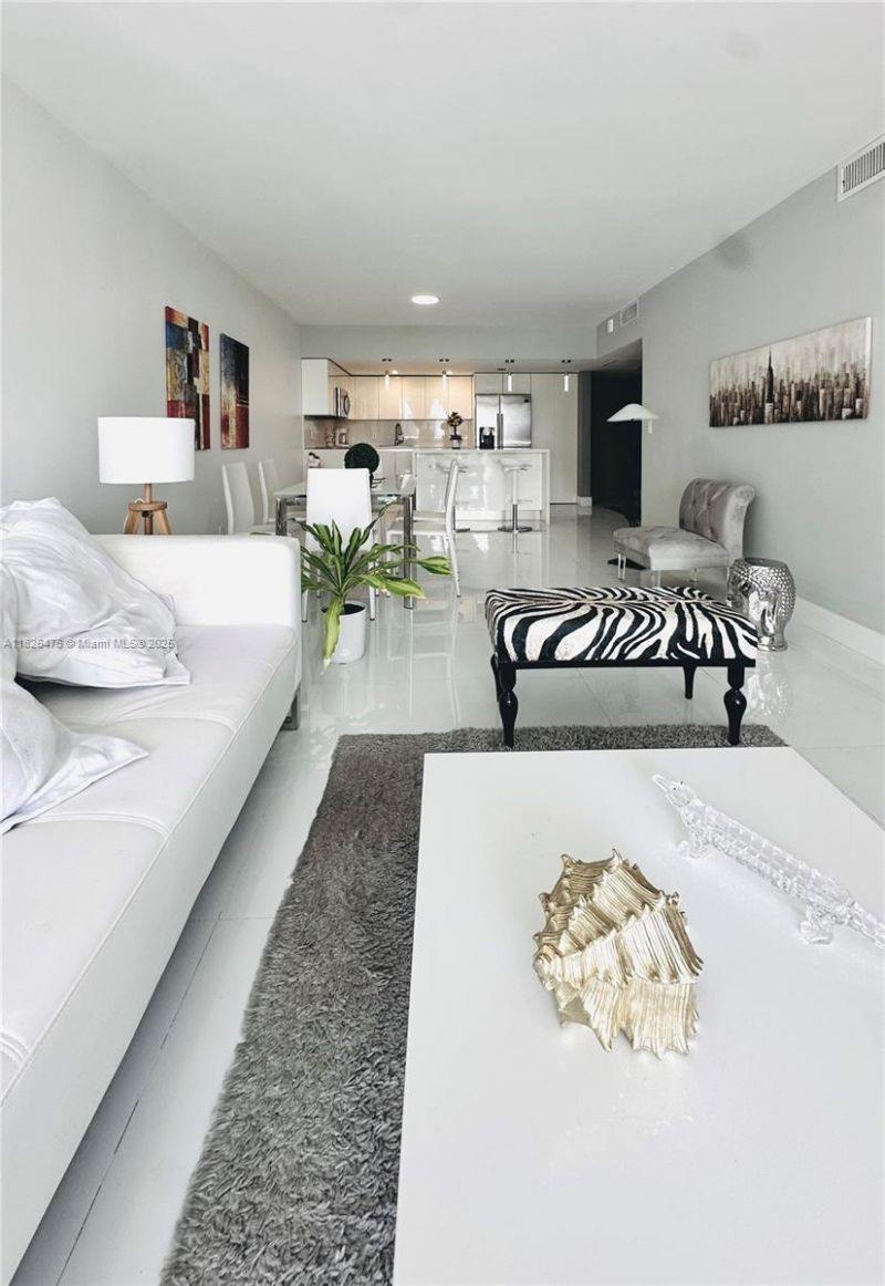 19390 Collins Ave, Unit 911, Sunny Isles Beach, FL 33160 Photo