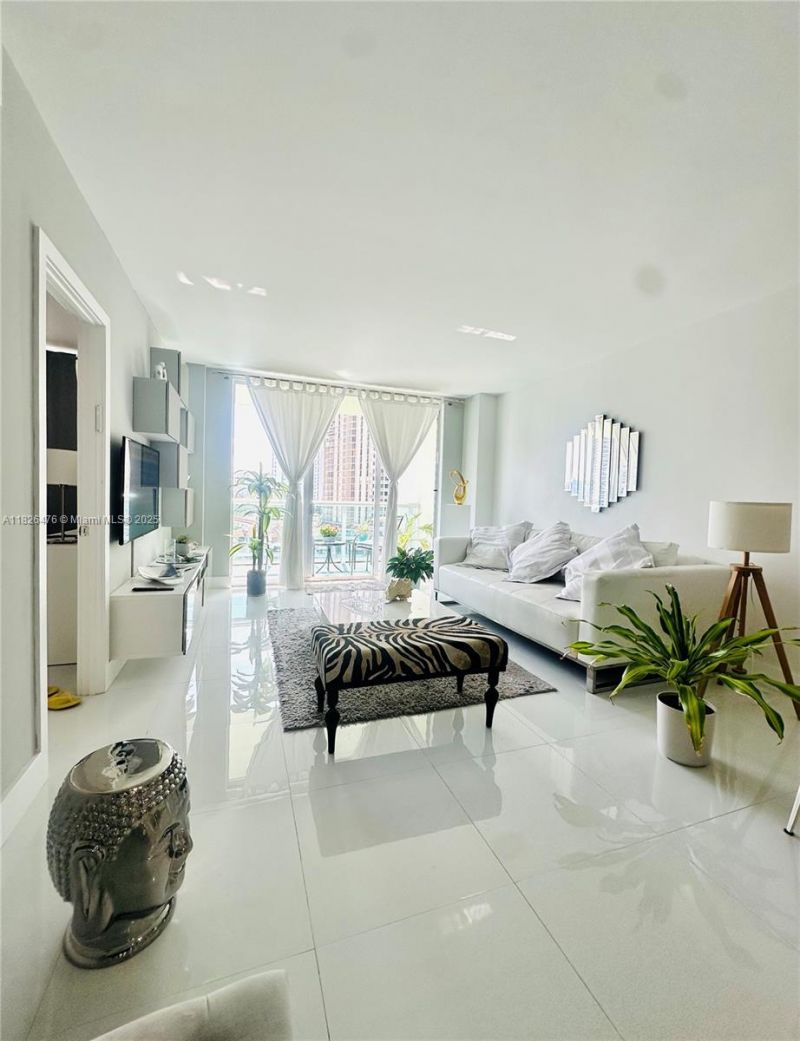 19390 Collins Ave, Unit 911, Sunny Isles Beach, FL 33160 Photo