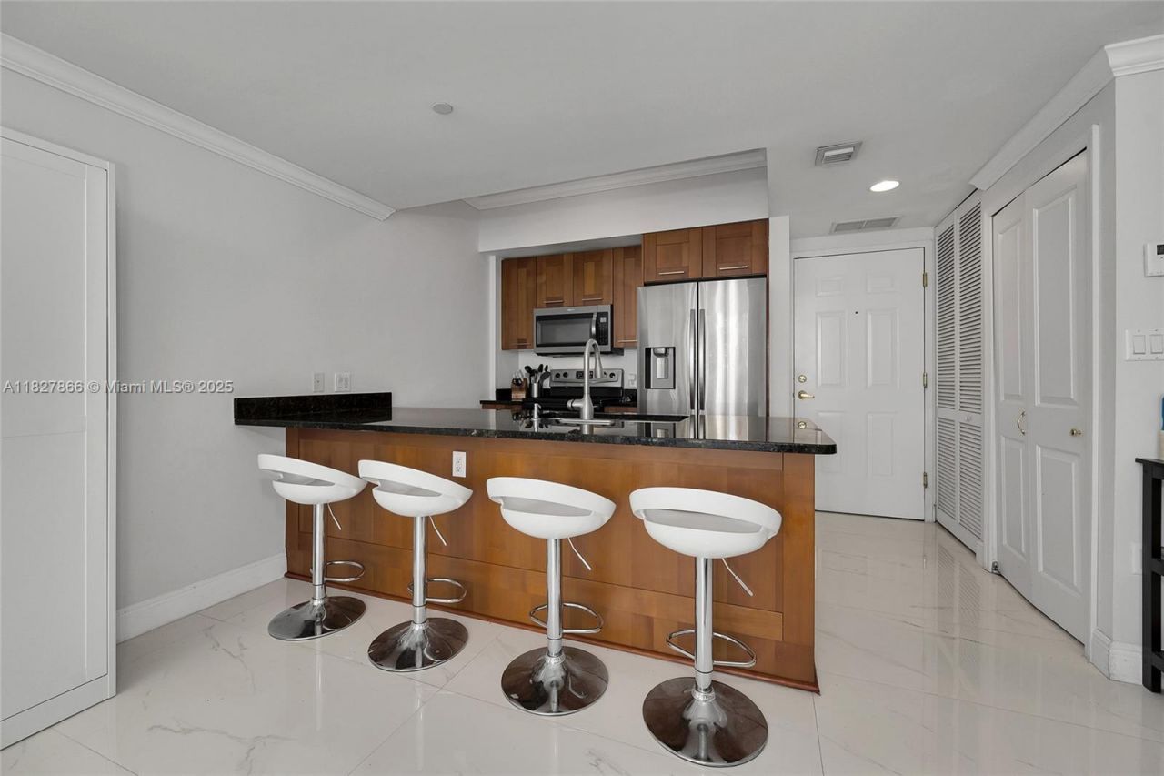 4100 Salzedo St, Unit 515, Coral Gables, FL 33146 Photo