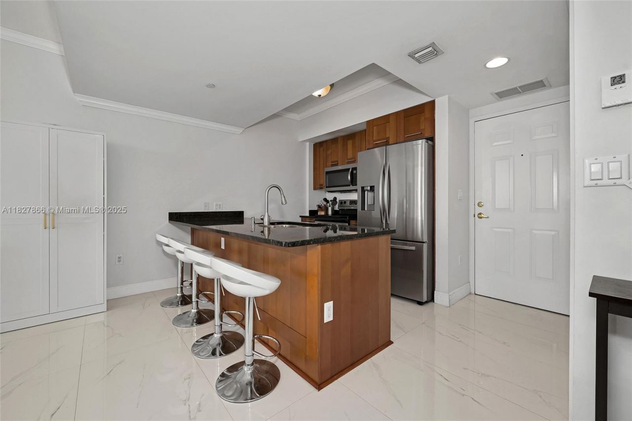 4100 Salzedo St, Unit 515, Coral Gables, FL 33146 Photo
