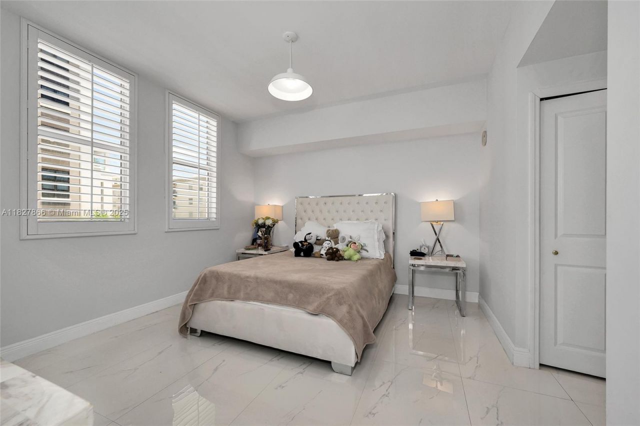 4100 Salzedo St, Unit 515, Coral Gables, FL 33146 Photo