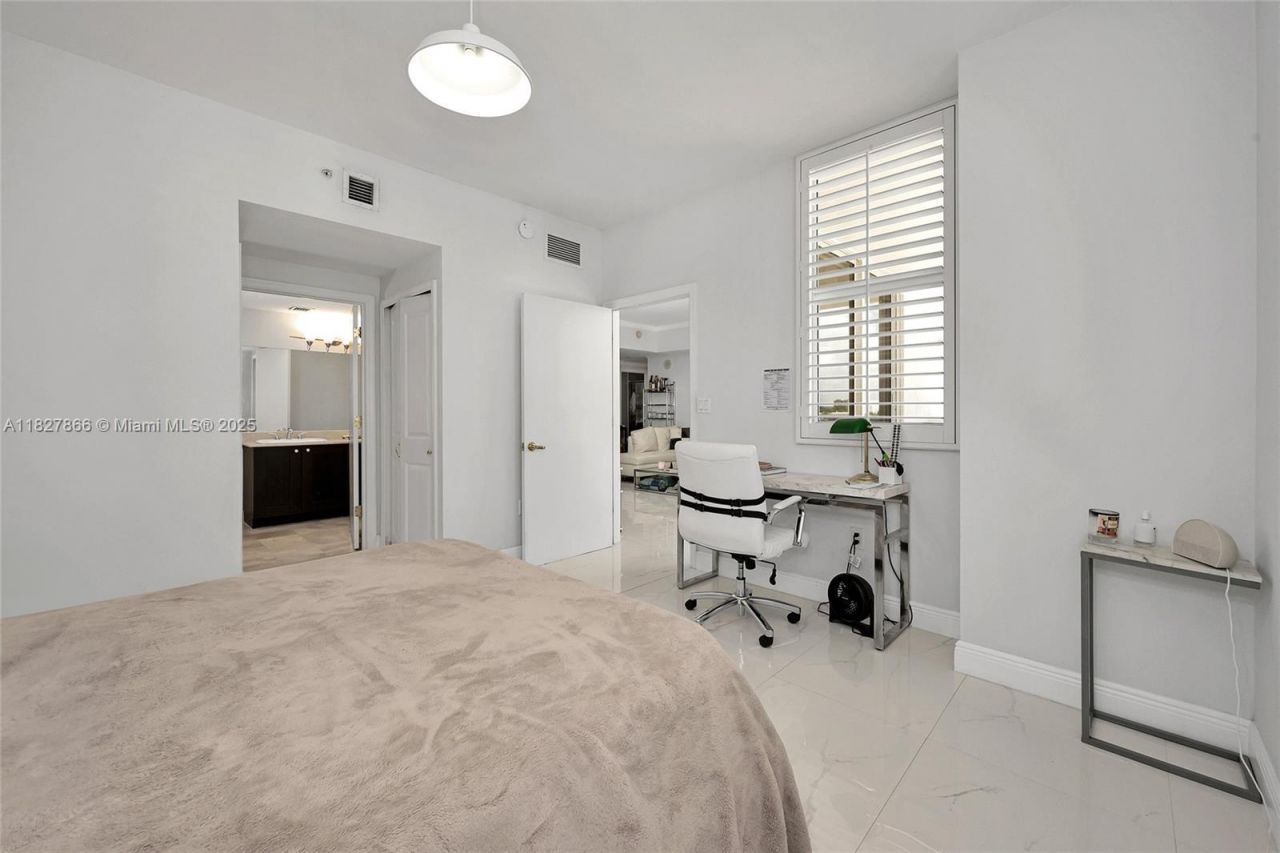 4100 Salzedo St, Unit 515, Coral Gables, FL 33146 Photo