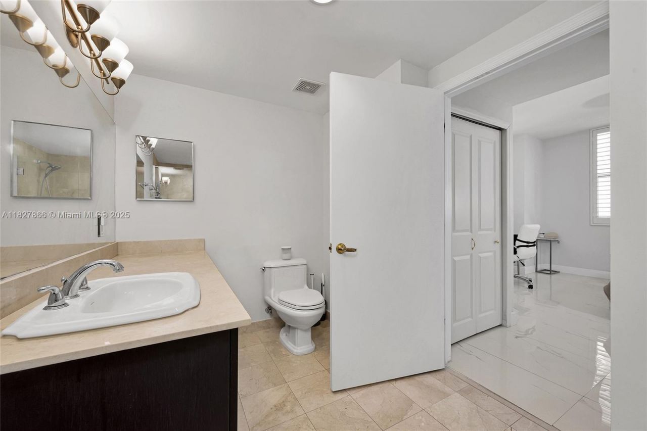 4100 Salzedo St, Unit 515, Coral Gables, FL 33146 Photo