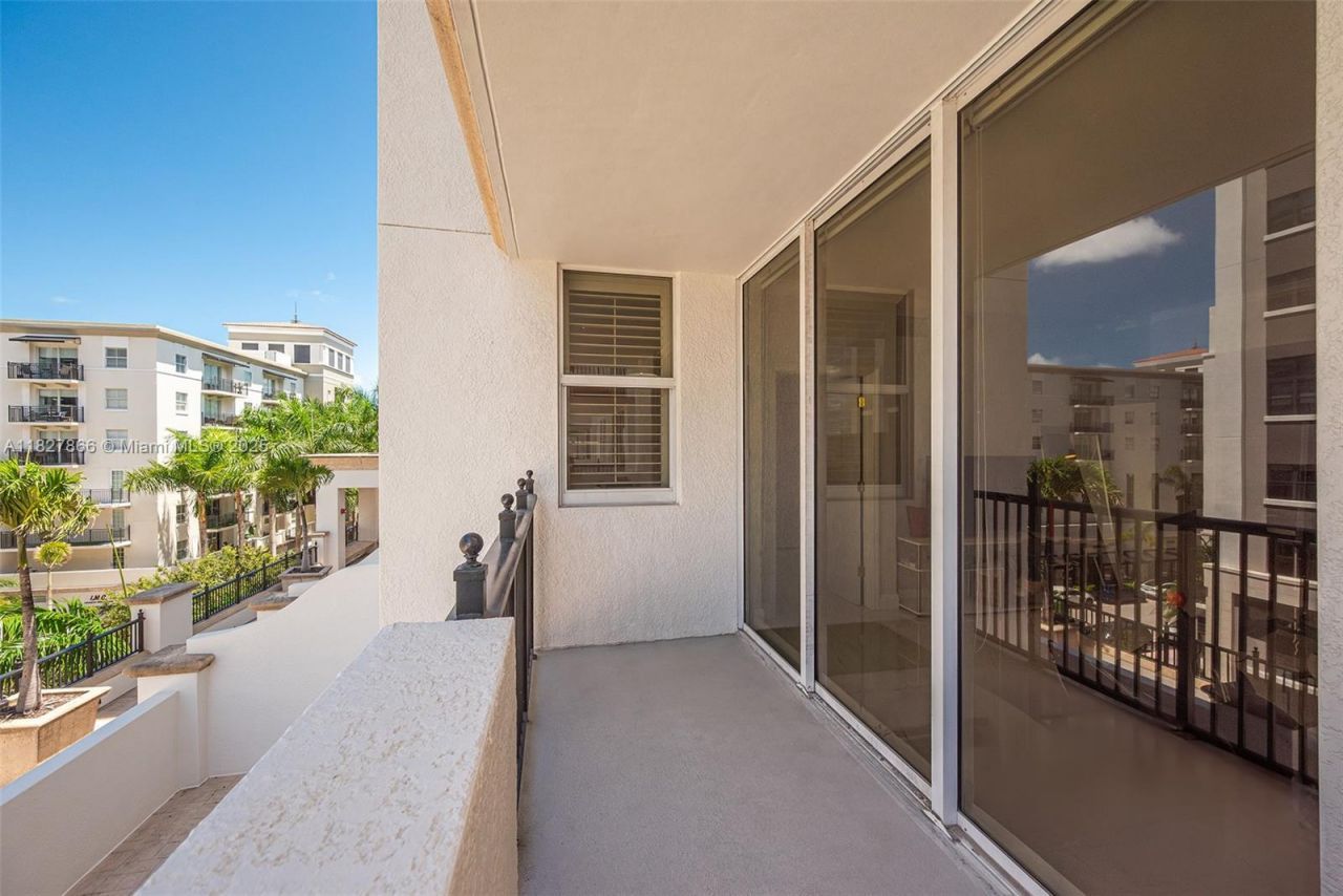 4100 Salzedo St, Unit 515, Coral Gables, FL 33146 Photo