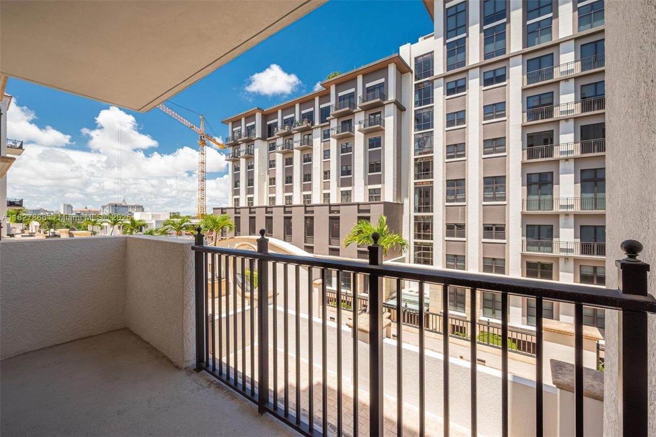 4100 Salzedo St, Unit 515, Coral Gables, FL 33146 Photo