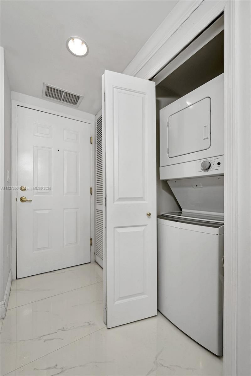 4100 Salzedo St, Unit 515, Coral Gables, FL 33146 Photo