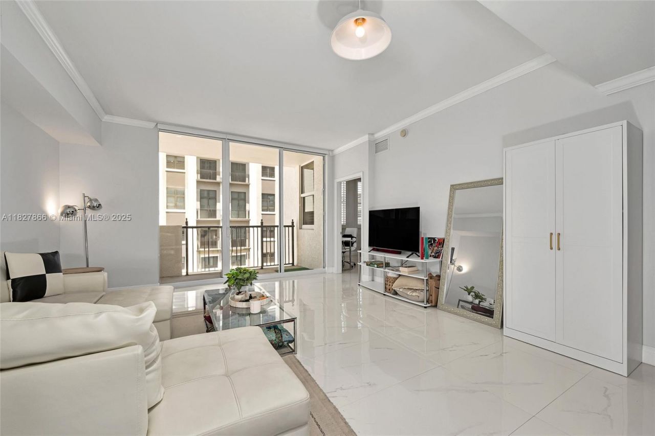 4100 Salzedo St, Unit 515, Coral Gables, FL 33146 Photo