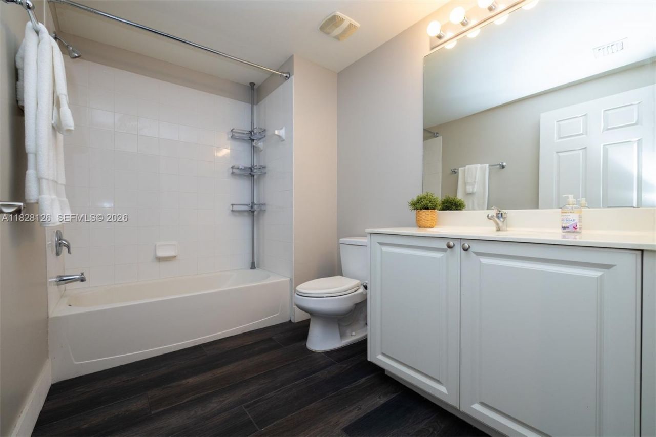 888 S Douglas Rd, Unit PH07, Coral Gables, FL 33134 Photo