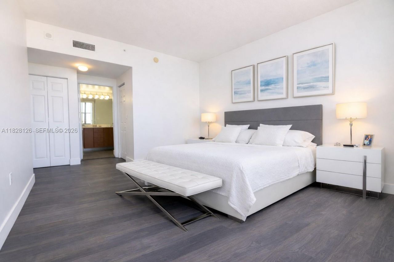 888 S Douglas Rd, Unit PH07, Coral Gables, FL 33134 Photo