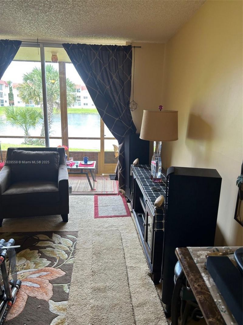 2800 W Sunrise Lakes Dr, Unit 104, Sunrise, FL 33322 Photo