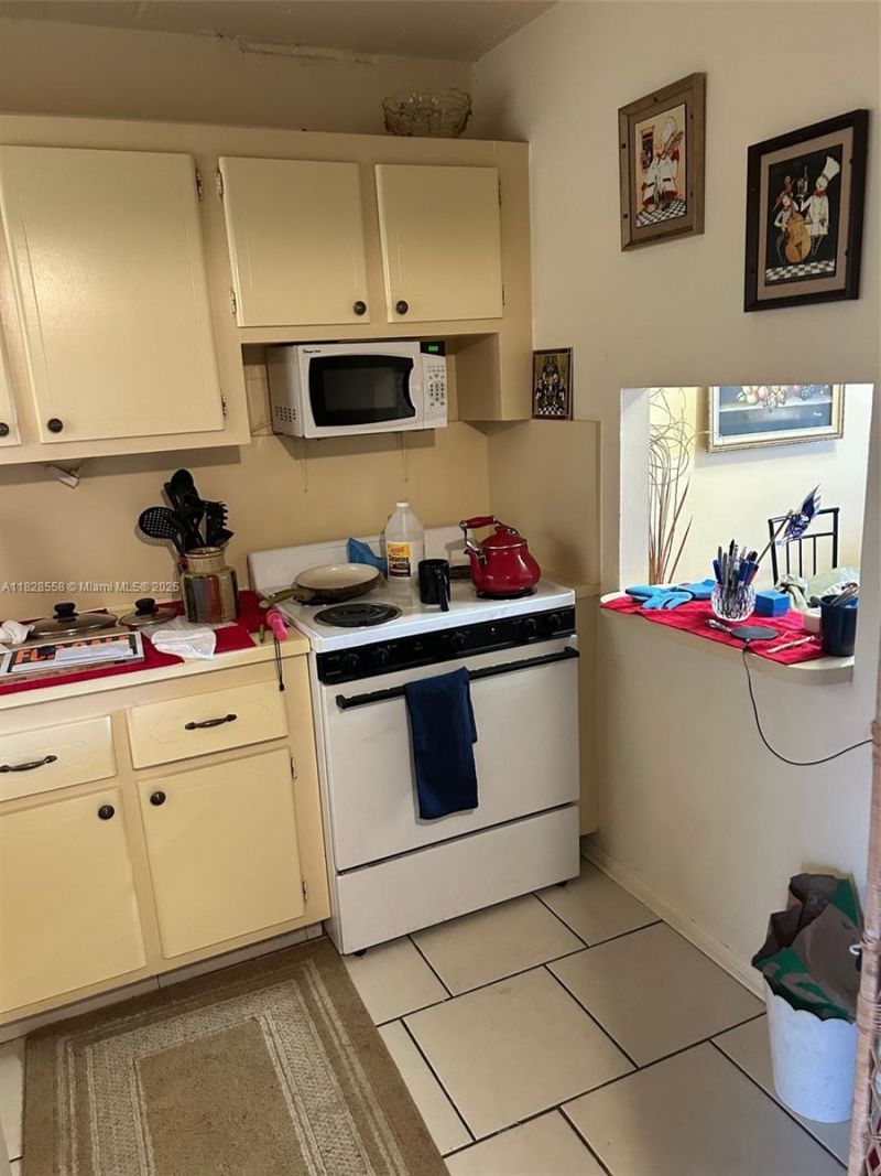 2800 W Sunrise Lakes Dr, Unit 104, Sunrise, FL 33322 Photo