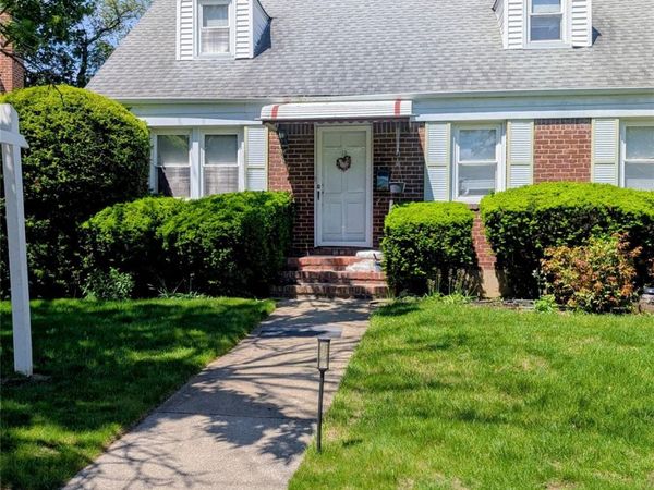 13 Surrey Lane, New Hyde Park, NY 11040