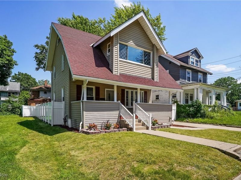 359 Beechwood Drive, Akron, OH 44320 Photo 2