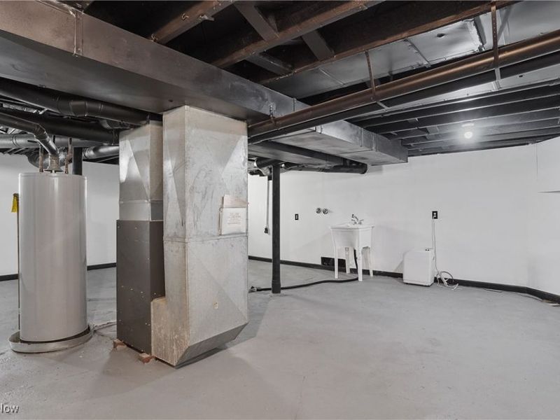 359 Beechwood Drive, Akron, OH 44320 Photo 31