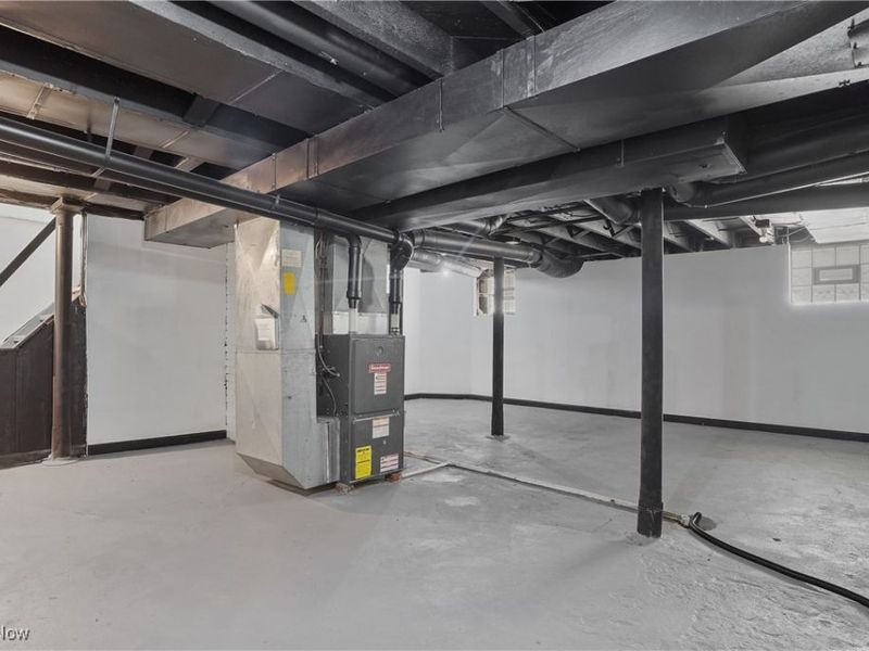 359 Beechwood Drive, Akron, OH 44320 Photo 32