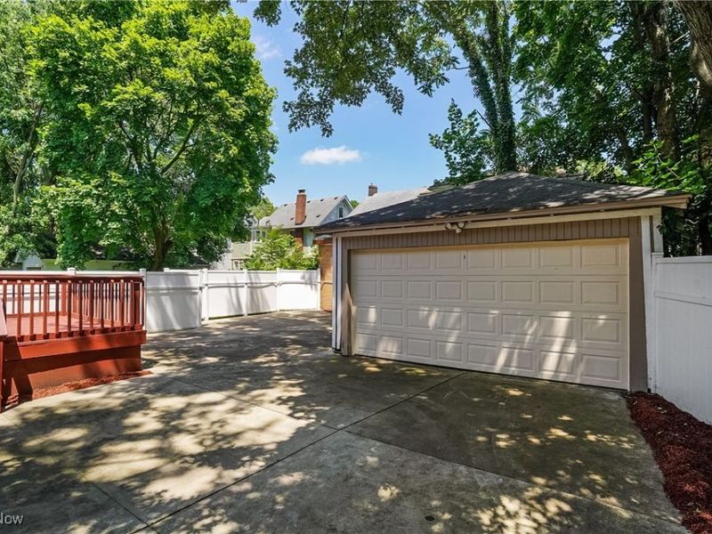 359 Beechwood Drive, Akron, OH 44320 Photo 8