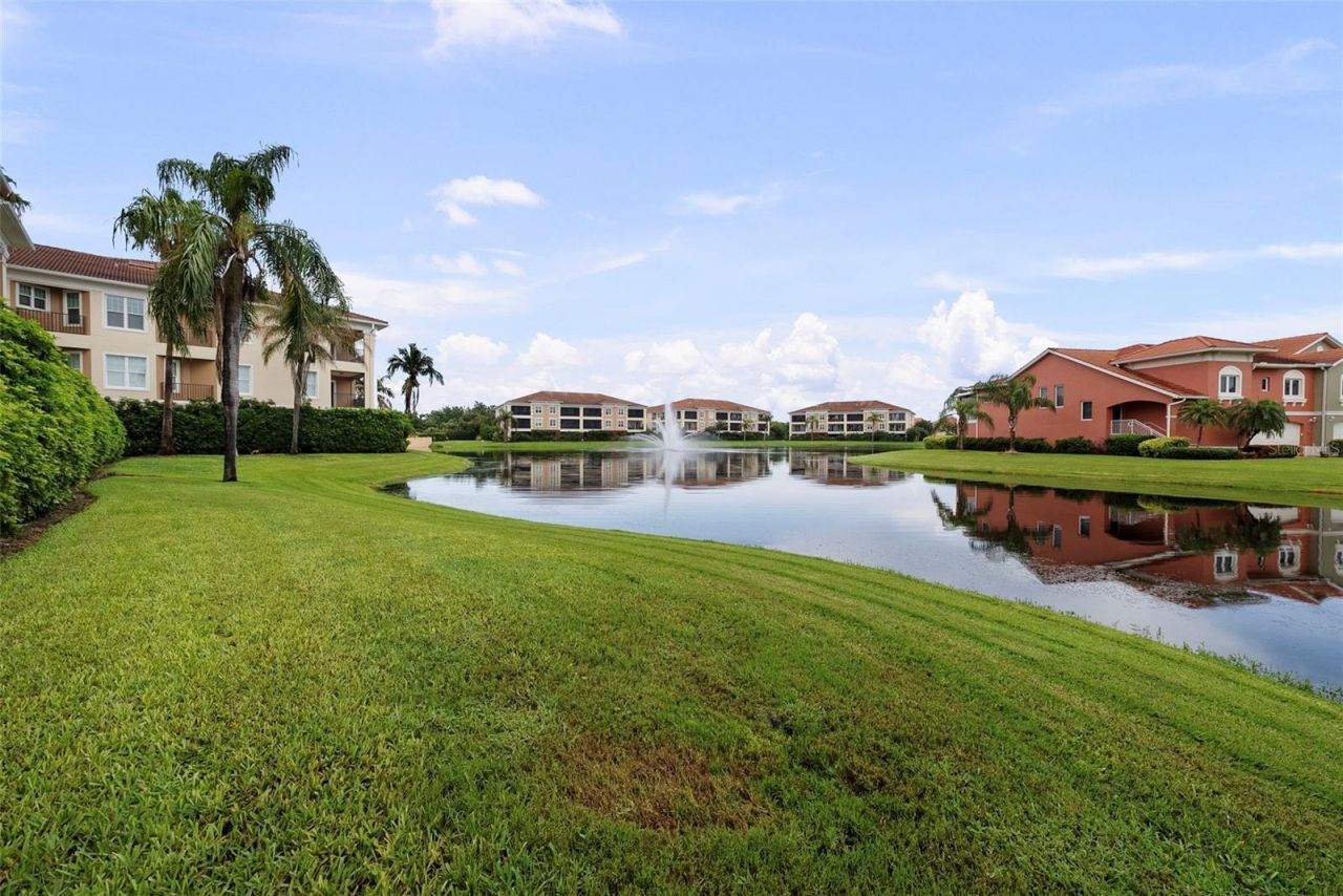 6 Academy Way S, Unit 221, Saint Petersburg, FL 33711 Photo