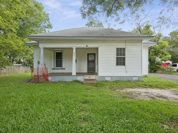 909 E High Street, Terrell, TX 75160