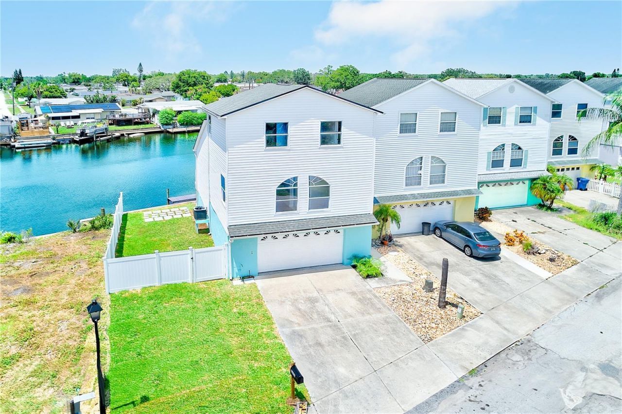 5253 Boardwalk Street, Holiday, FL 34690 Photo