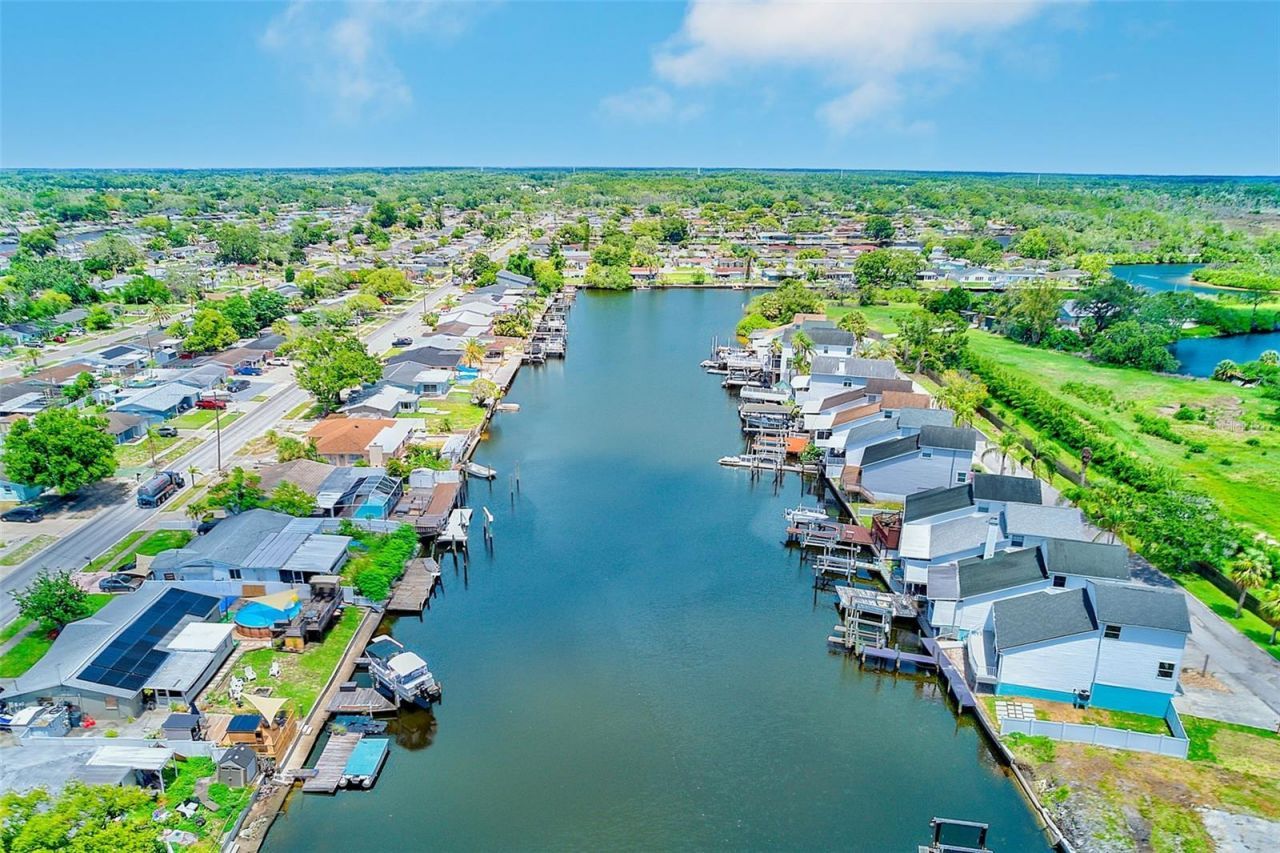 5253 Boardwalk Street, Holiday, FL 34690 Photo