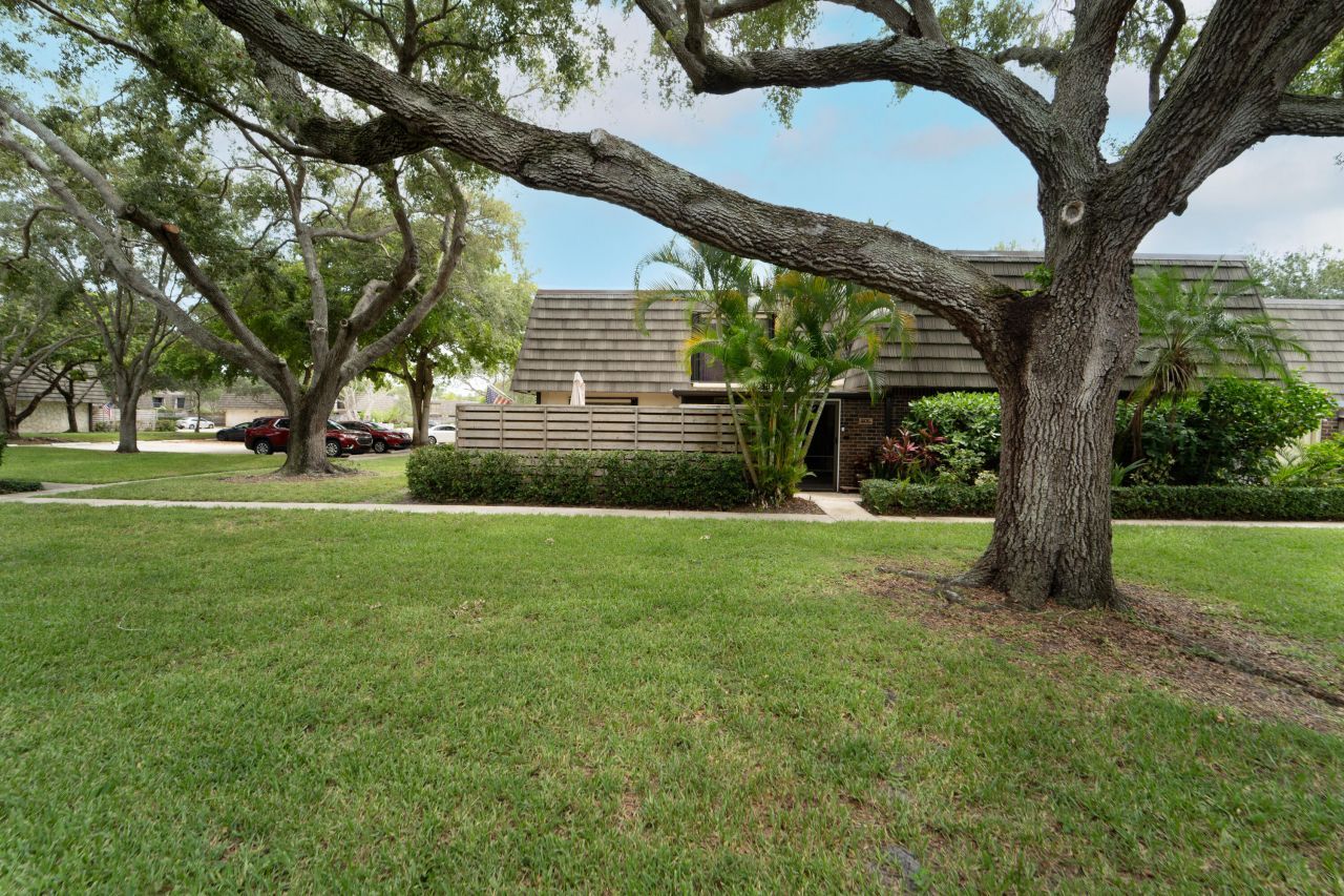 505 5th Terrace, Palm Beach Gardens, FL 33418 Photo