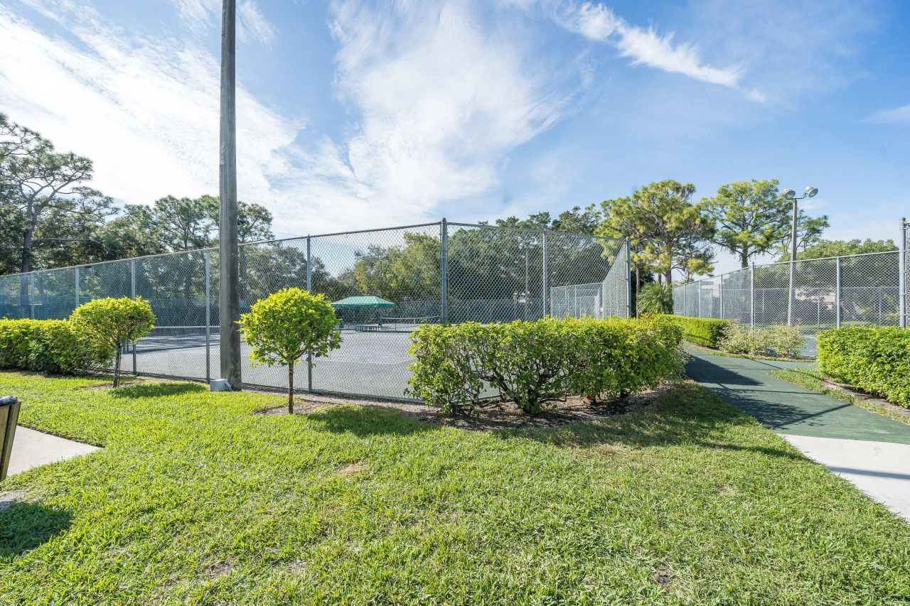 505 5th Terrace, Palm Beach Gardens, FL 33418 Photo