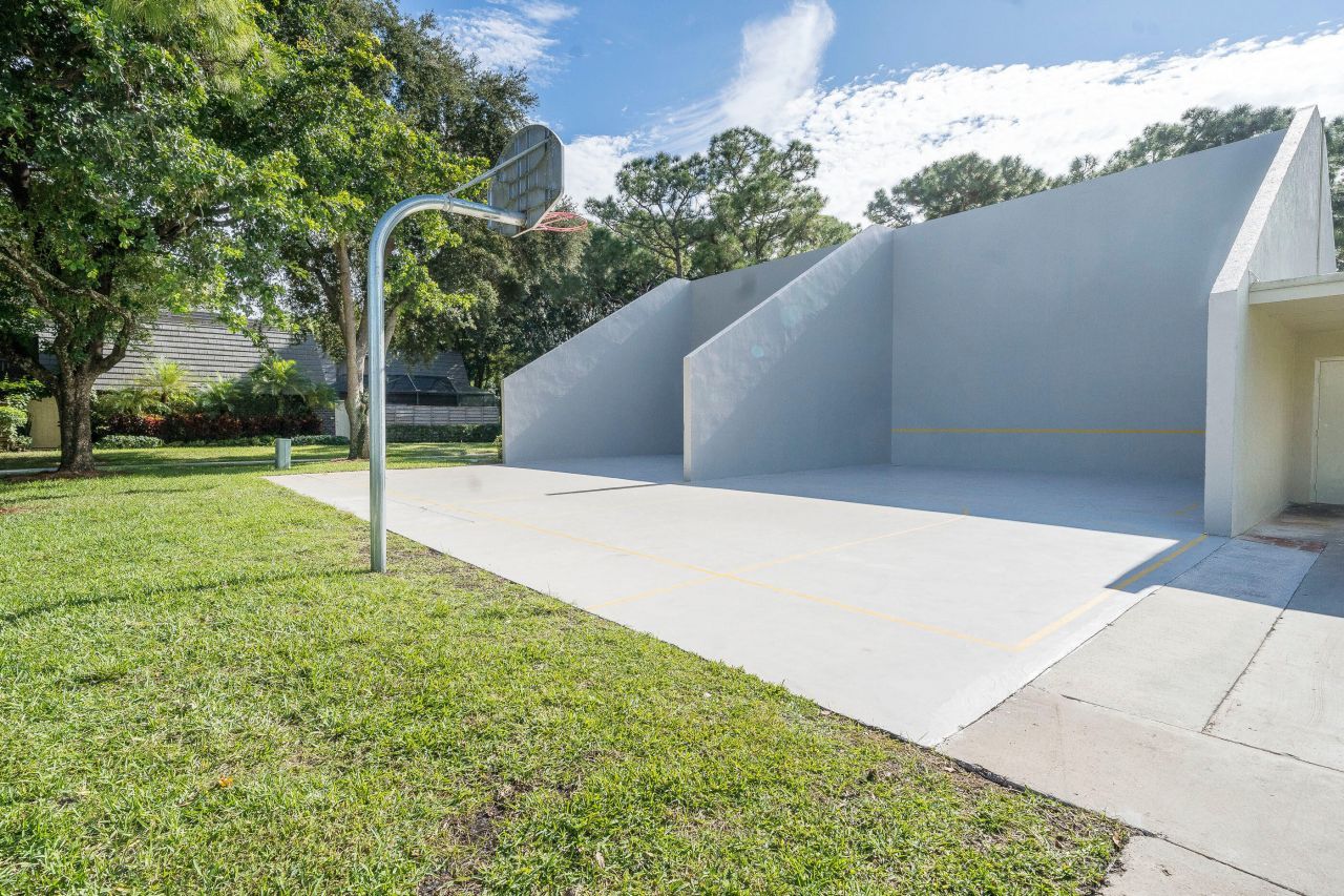 505 5th Terrace, Palm Beach Gardens, FL 33418 Photo