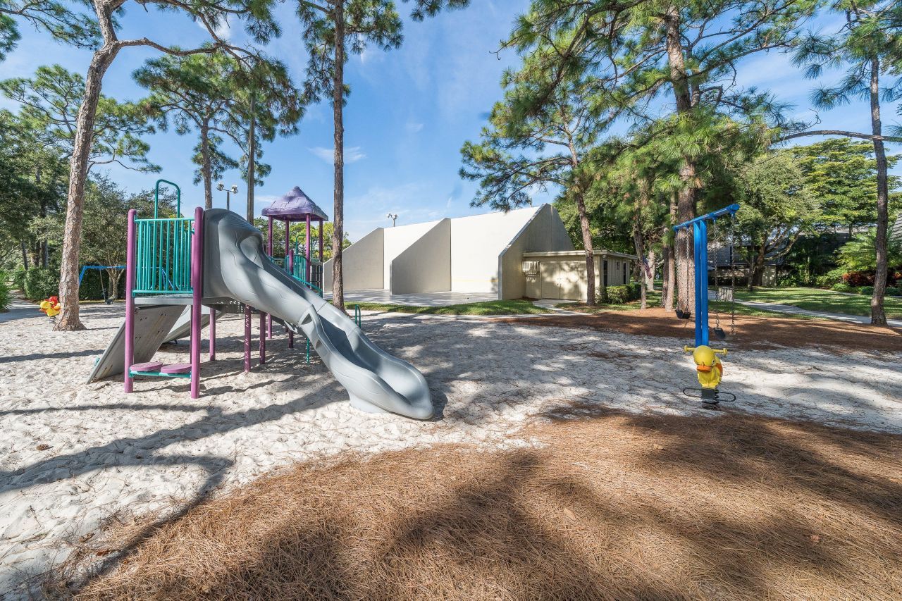 505 5th Terrace, Palm Beach Gardens, FL 33418 Photo