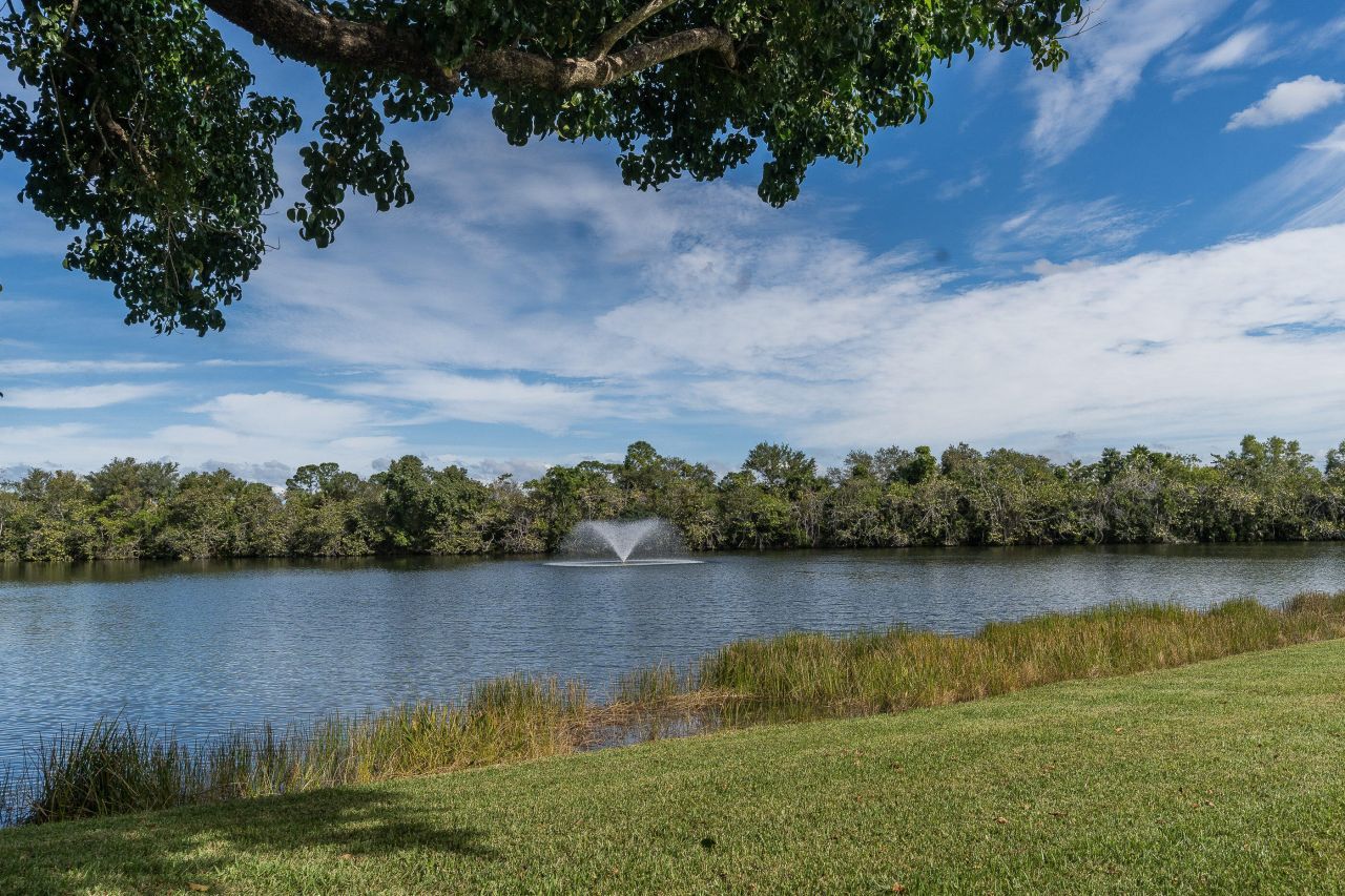 505 5th Terrace, Palm Beach Gardens, FL 33418 Photo