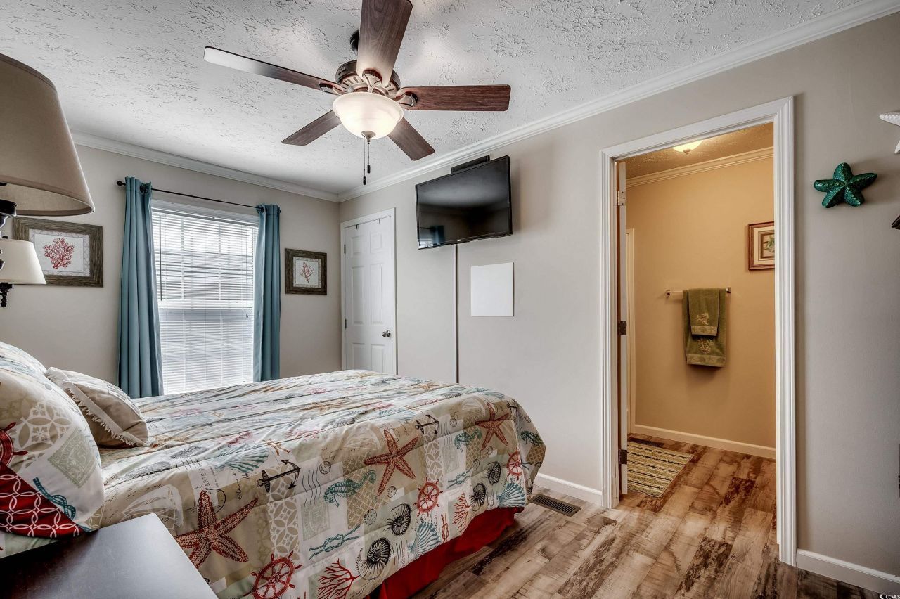 1527 Gardenia Ave. Photo 10