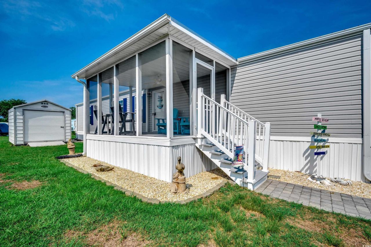 1527 Gardenia Ave. Photo 17