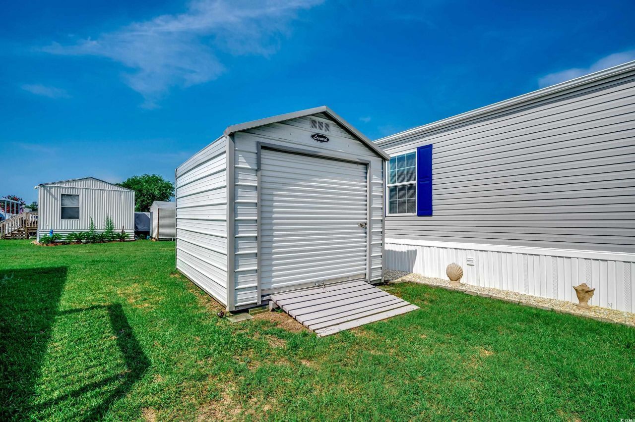 1527 Gardenia Ave. Photo 18