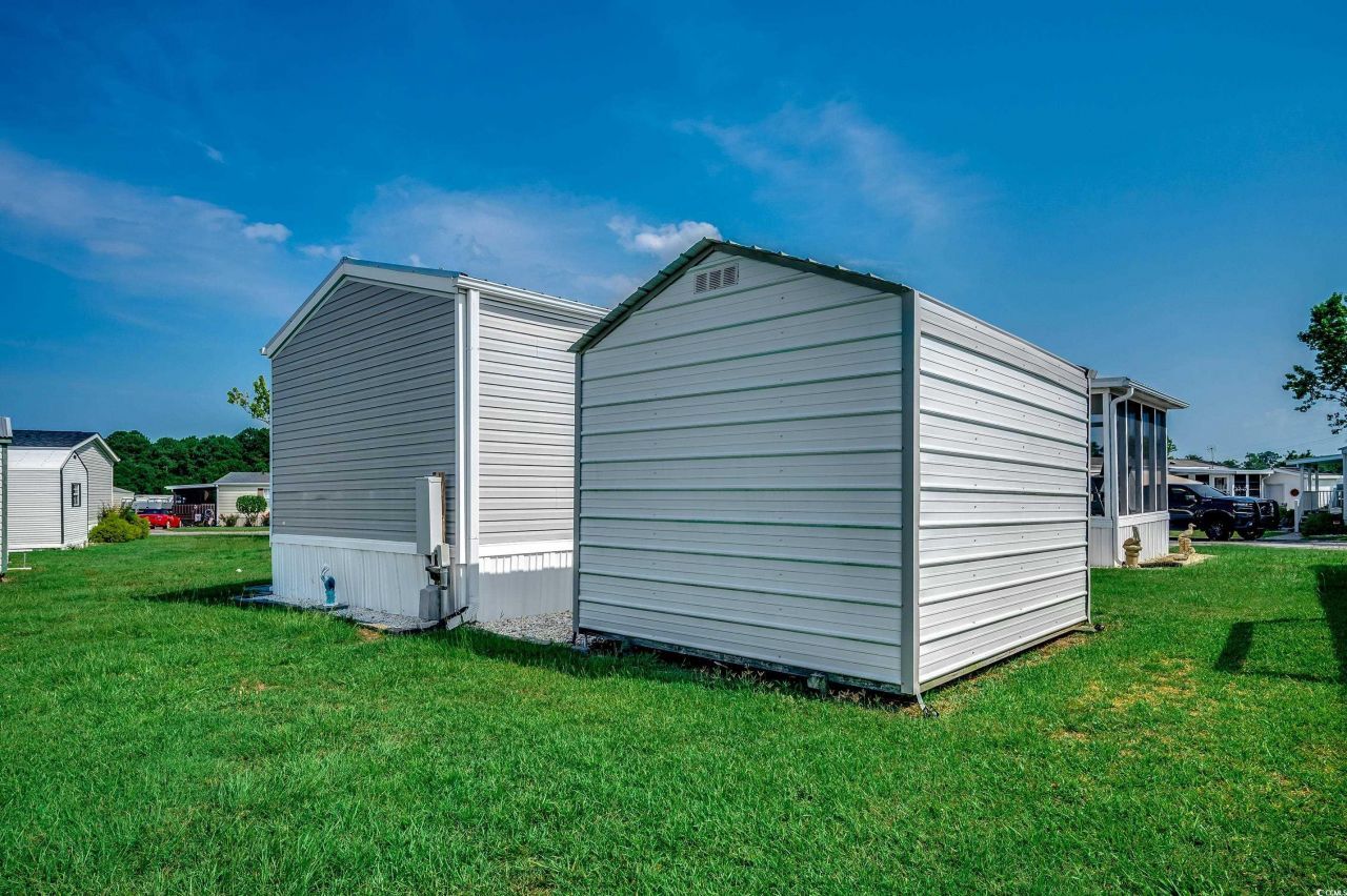 1527 Gardenia Ave. Photo 19