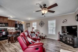 1527 Gardenia Ave. photo 4