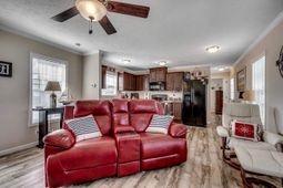 1527 Gardenia Ave. photo 4