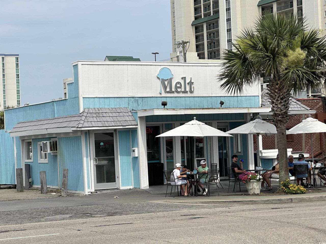 1527 Gardenia Ave. Photo 32