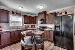 1527 Gardenia Ave. photo 4