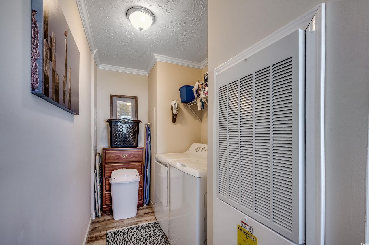 1527 Gardenia Ave. Photo 9