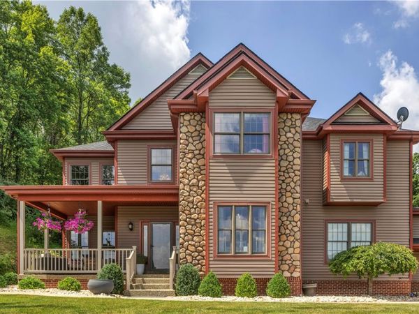 245 Shaw Ct., New Alexandria, PA 15670