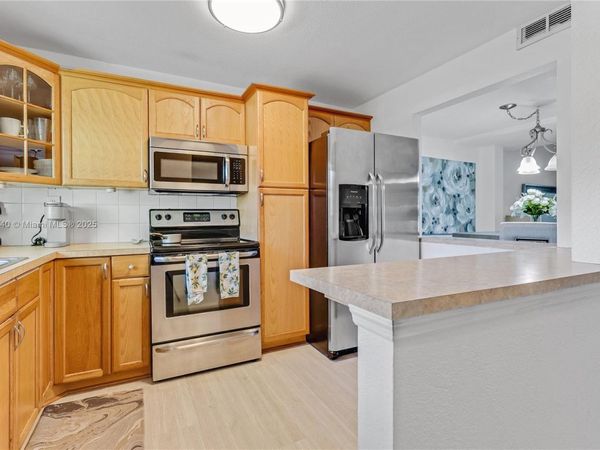 Unit 8930, Pembroke Pines, FL 33024